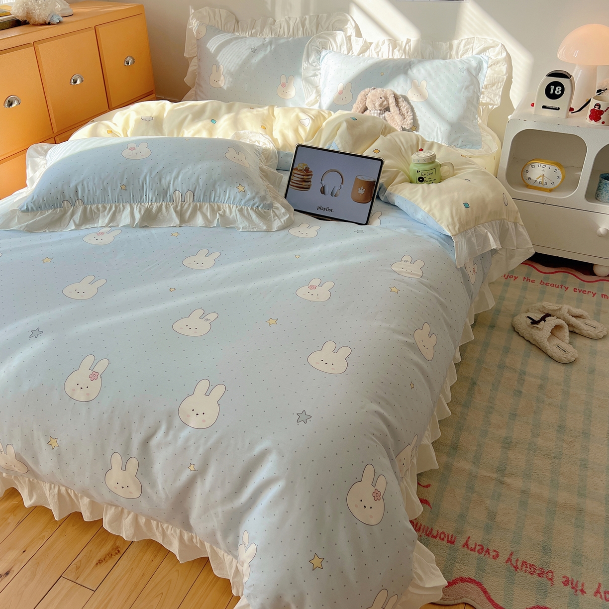 91家纺网 家纺一手货源 找家纺 六巷胡同 2026春夏新款韩系可爱风花边款卡通全棉四件套（第一系列） 花边蓝调波点兔