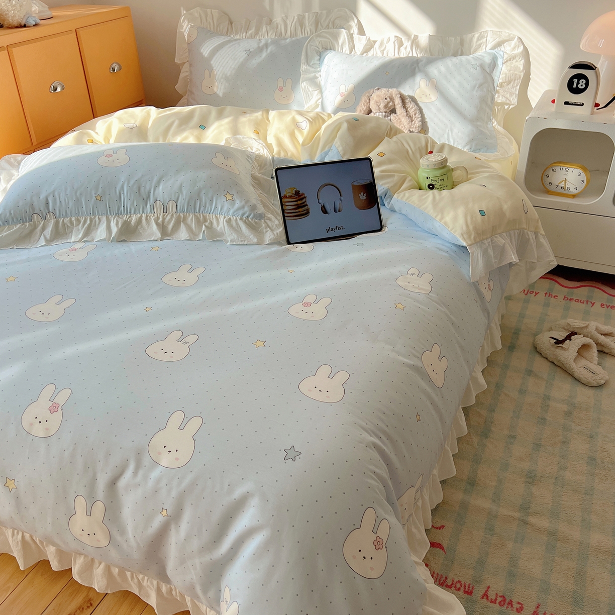 91家纺网 家纺一手货源 找家纺 六巷胡同 2026春夏新款韩系可爱风花边款卡通全棉四件套（第一系列） 花边蓝调波点兔