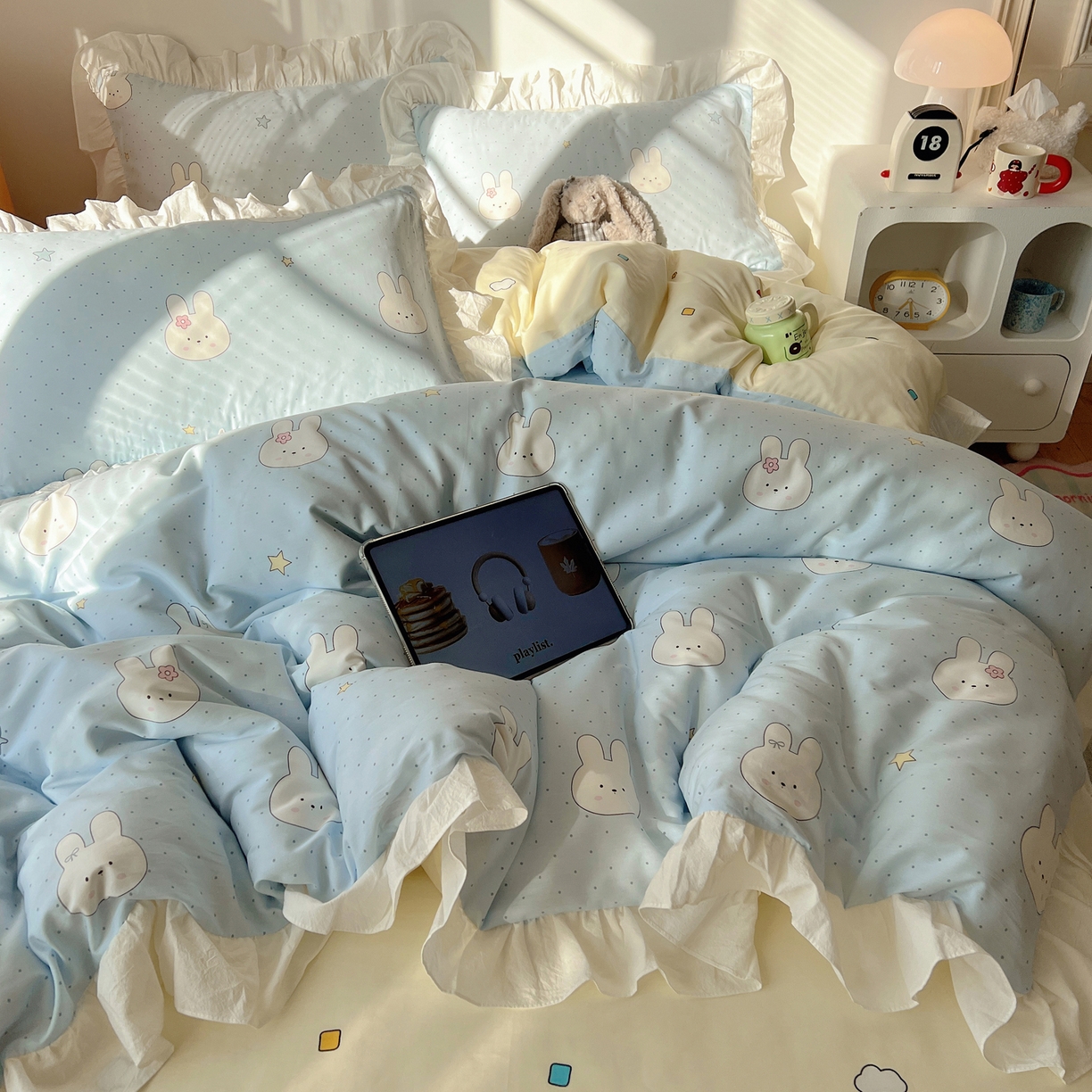 91家纺网 家纺一手货源 找家纺 六巷胡同 2026春夏新款韩系可爱风花边款卡通全棉四件套（第一系列） 花边蓝调波点兔