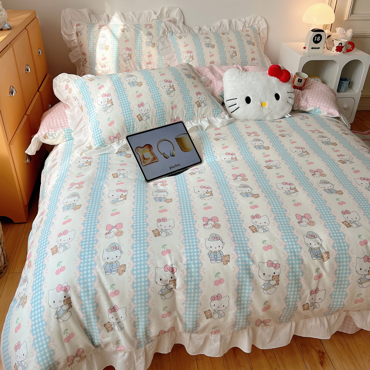 91家纺网 家纺一手货源 找家纺 六巷胡同 2026春夏新款韩系可爱风花边款卡通全棉四件套（第一系列） 花边萝莉樱桃猫