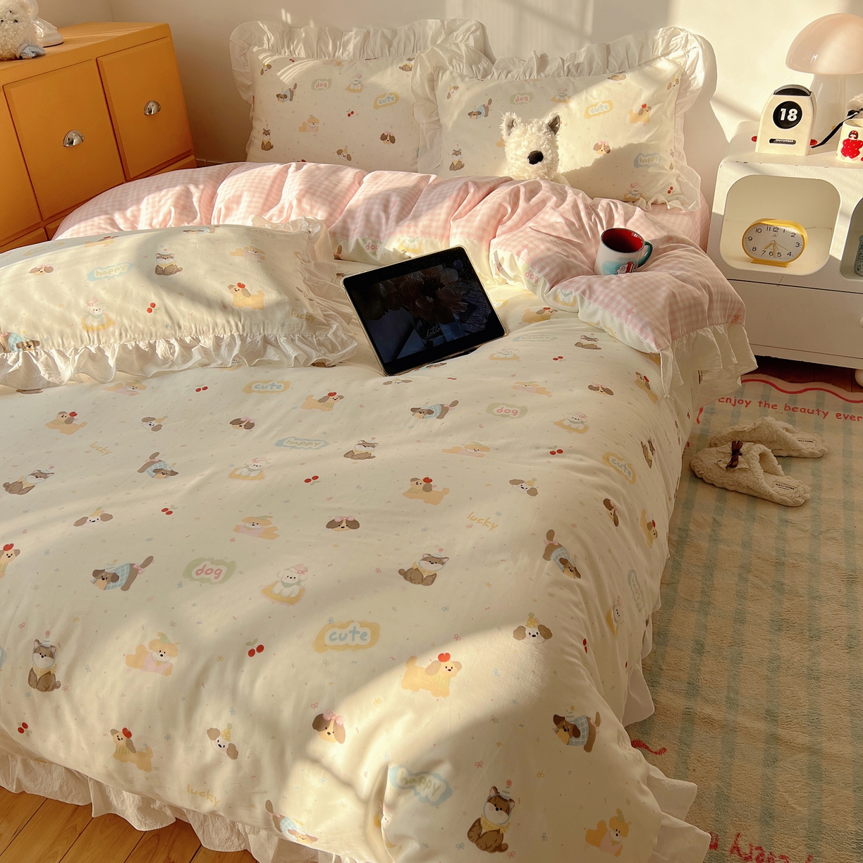 91家纺网 家纺一手货源 找家纺 六巷胡同 2026春夏新款韩系可爱风花边款卡通全棉四件套（第一系列） 花边汪星人派对