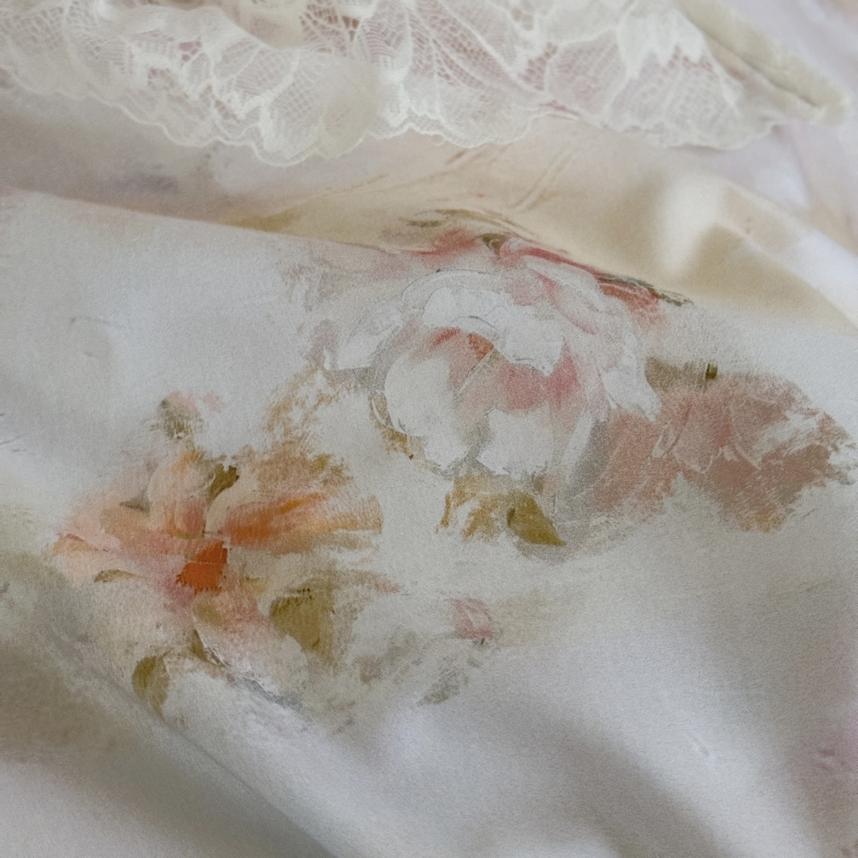 91家纺网 家纺一手货源 找家纺 （总）多乐娜 2026新款100S长绒棉磨毛法式浪漫风花边款四件套-浅梦花兮（会员-20，控价:最低358/378起）