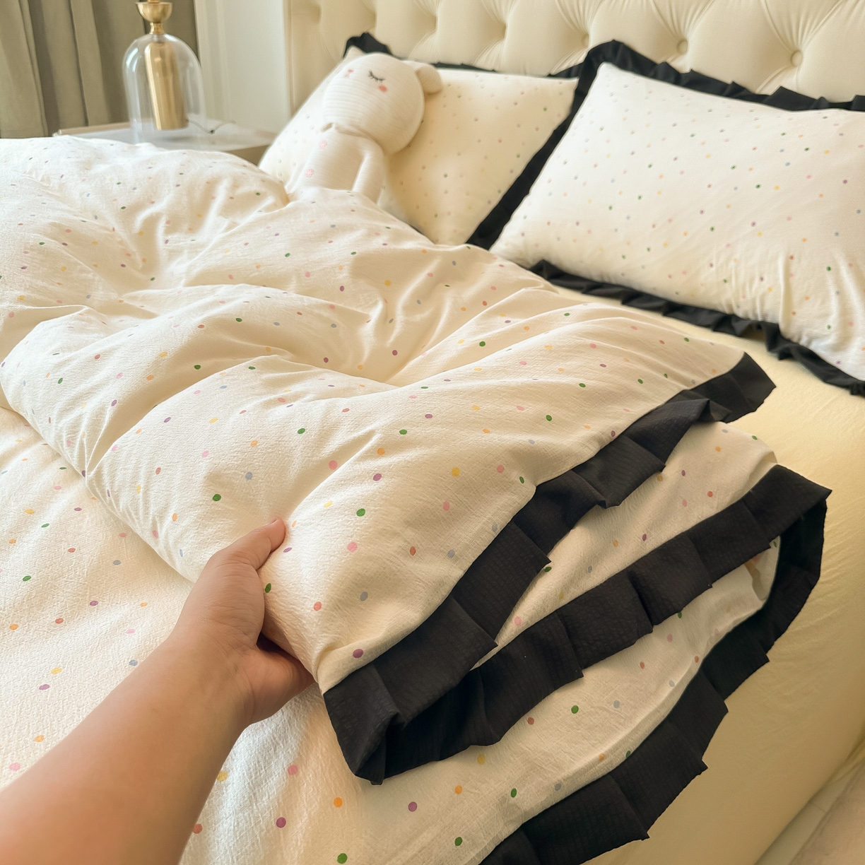 91家纺网 家纺一手货源 找家纺 韩巢家纺 2026新款黑色花边款四件套 波点世界【黑皱皱花边款】