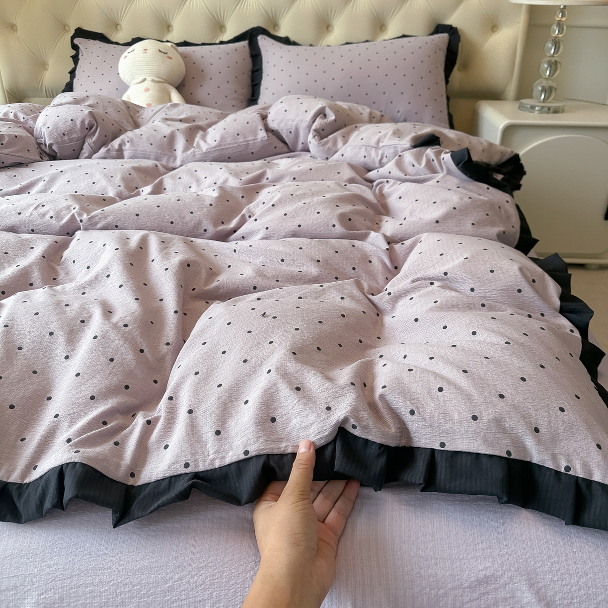 91家纺网 家纺一手货源 找家纺 韩巢家纺 2026新款黑色花边款四件套 黑丁香紫波点【黑皱皱花边款】