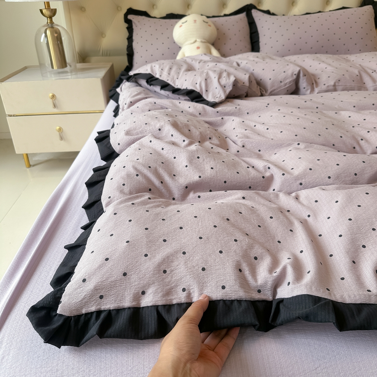 91家纺网 家纺一手货源 找家纺 韩巢家纺 2026新款黑色花边款四件套 黑丁香紫波点【黑皱皱花边款】