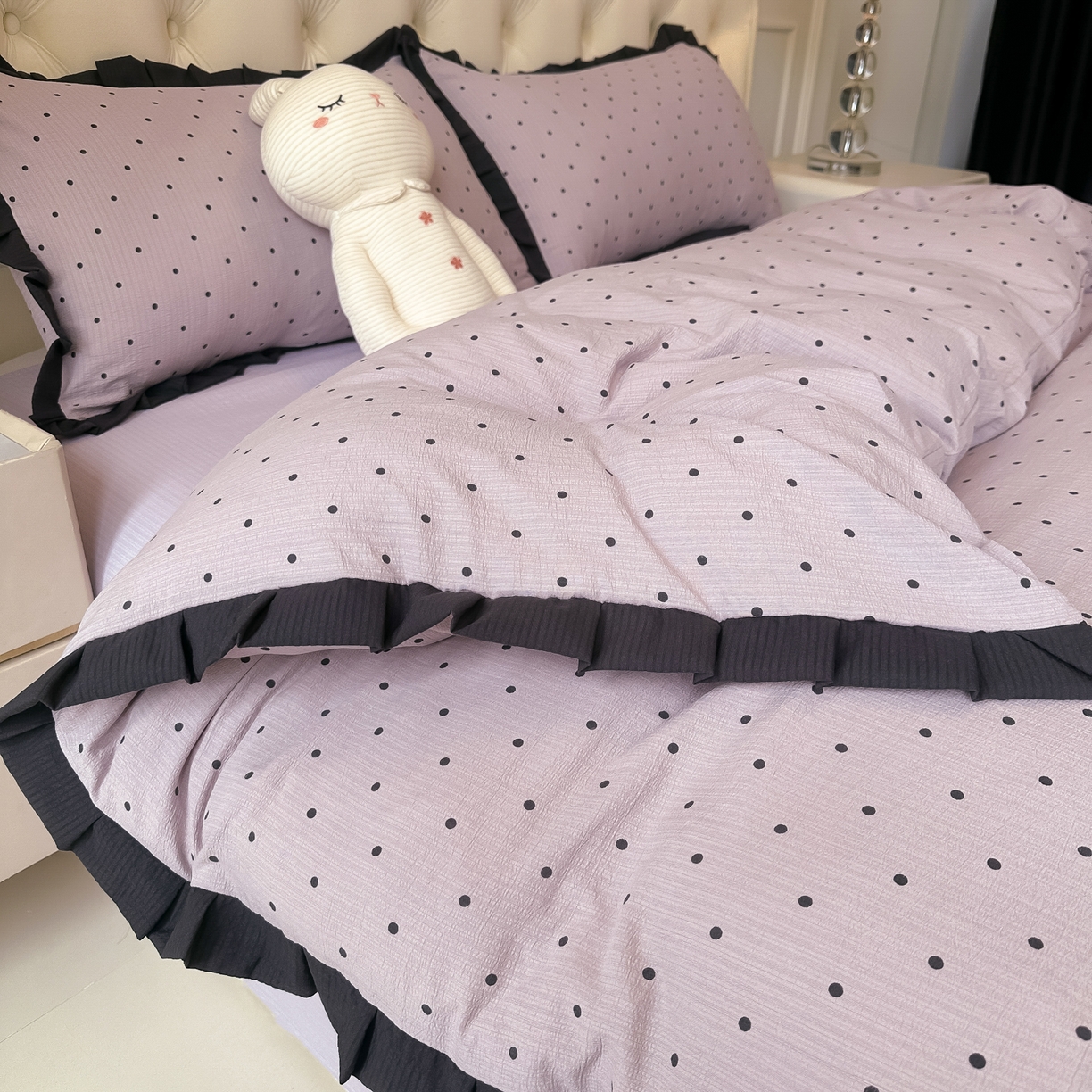 91家纺网 家纺一手货源 找家纺 韩巢家纺 2026新款黑色花边款四件套 黑丁香紫波点【黑皱皱花边款】