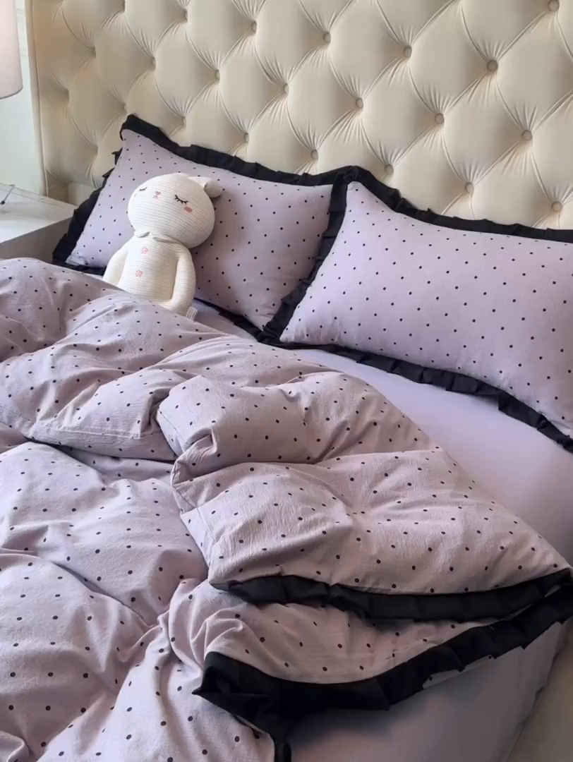 91家纺网 家纺一手货源 找家纺 韩巢家纺 2026新款黑色花边款四件套 黑丁香紫波点【黑皱皱花边款】