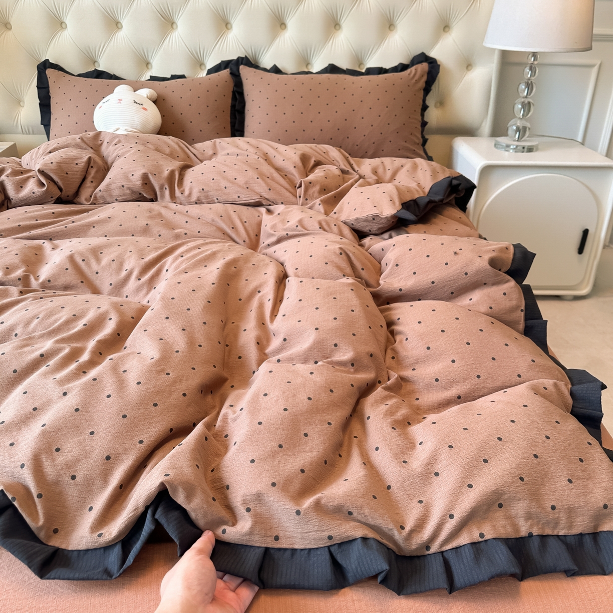 91家纺网 家纺一手货源 找家纺 韩巢家纺 2026新款黑色花边款四件套 咖波点【黑皱皱花边款】