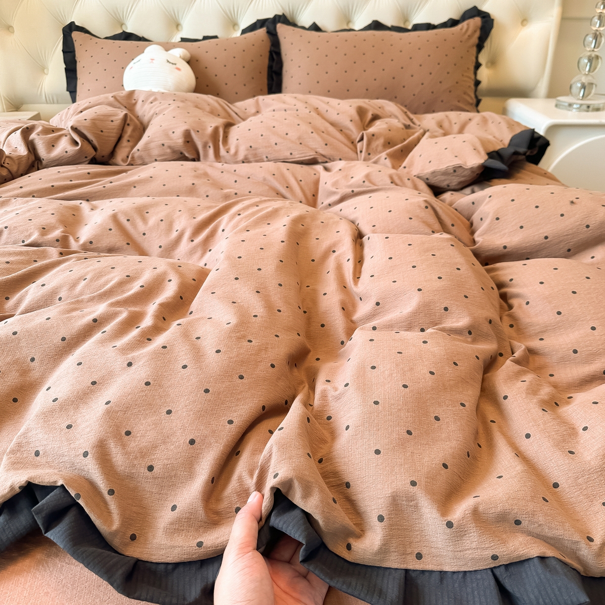 91家纺网 家纺一手货源 找家纺 韩巢家纺 2026新款黑色花边款四件套 咖波点【黑皱皱花边款】