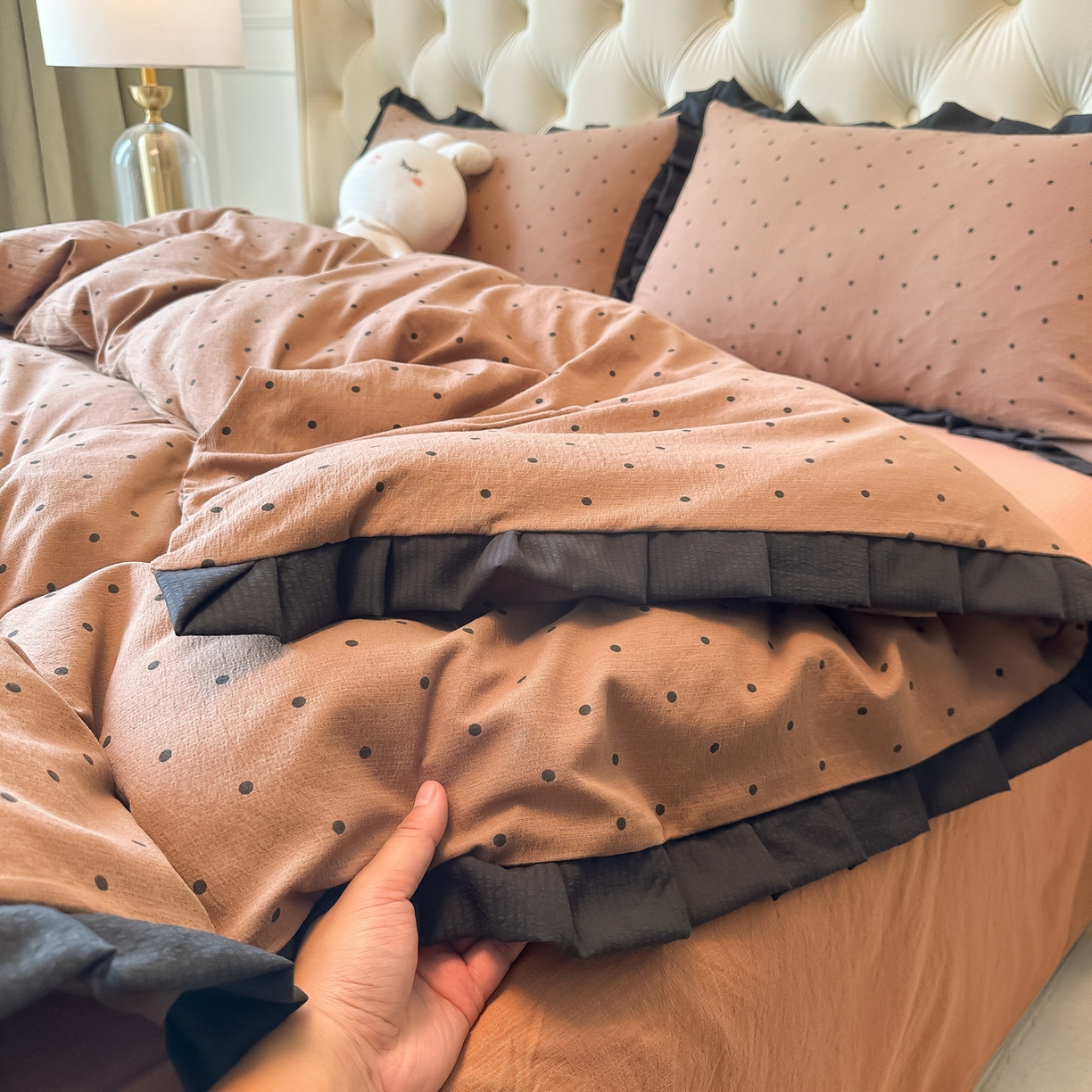 91家纺网 家纺一手货源 找家纺 韩巢家纺 2026新款黑色花边款四件套 咖波点【黑皱皱花边款】