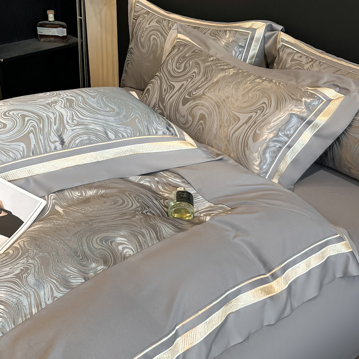 91家纺网 家纺一手货源 找家纺 博纳家纺 2026新款高端色织提花拼角绣花宽边亲肤棉四件套海韵系列 海韵-绅士灰