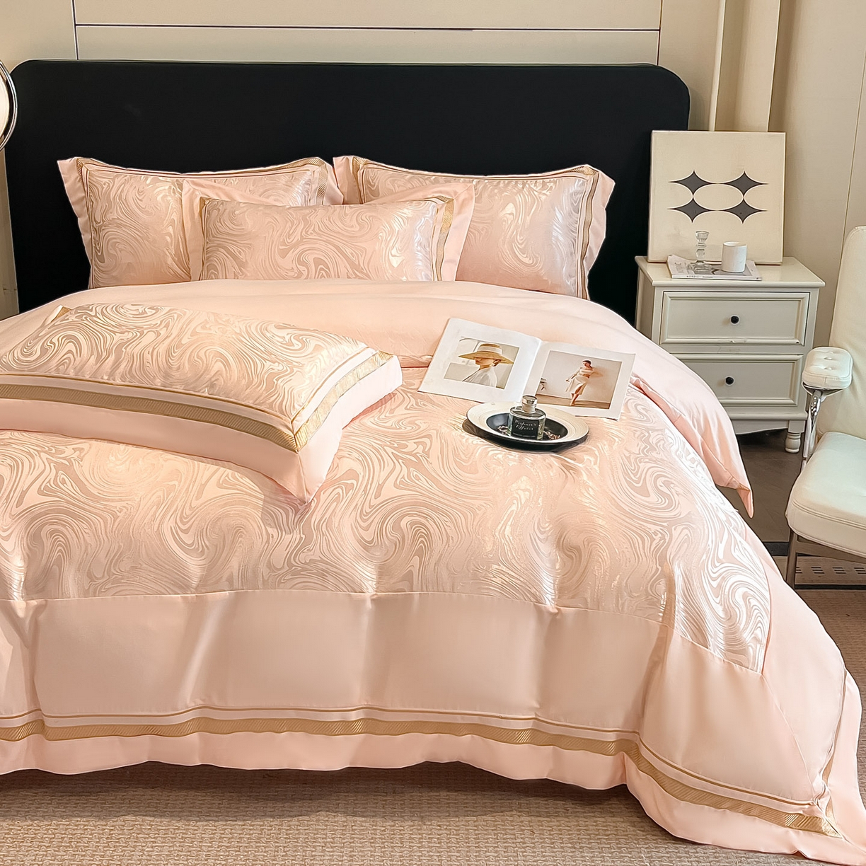 91家纺网 家纺一手货源 找家纺 博纳家纺 2026新款高端色织提花拼角绣花宽边亲肤棉四件套海韵系列 海韵-粉玉