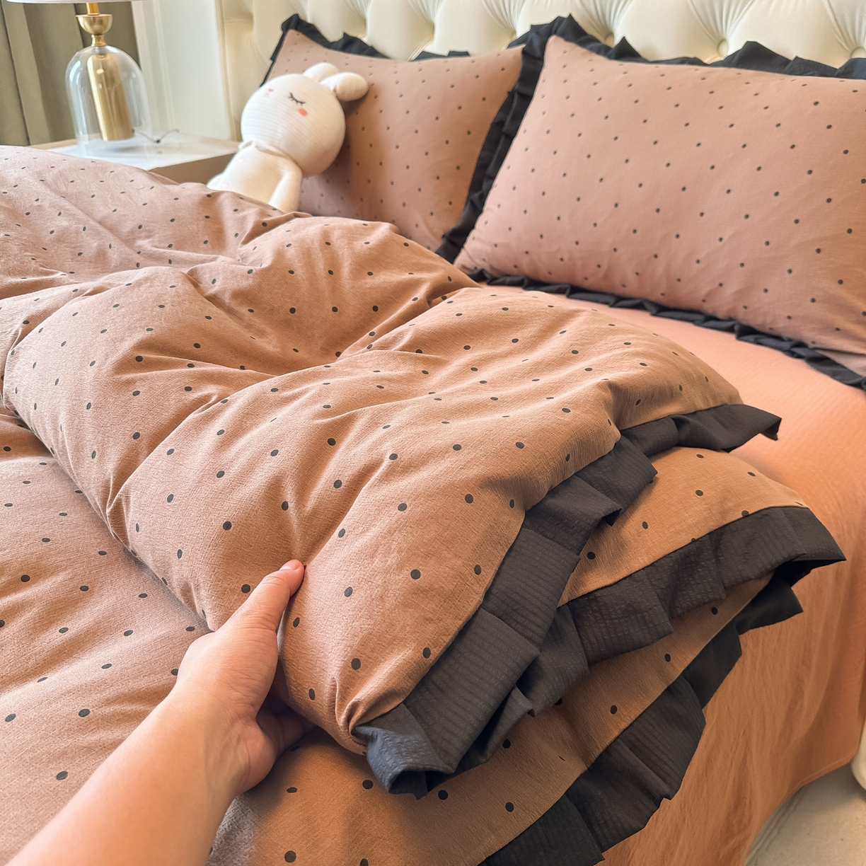 91家纺网 家纺一手货源 找家纺 韩巢家纺 2026新款黑色花边款四件套 咖波点【黑皱皱花边款】