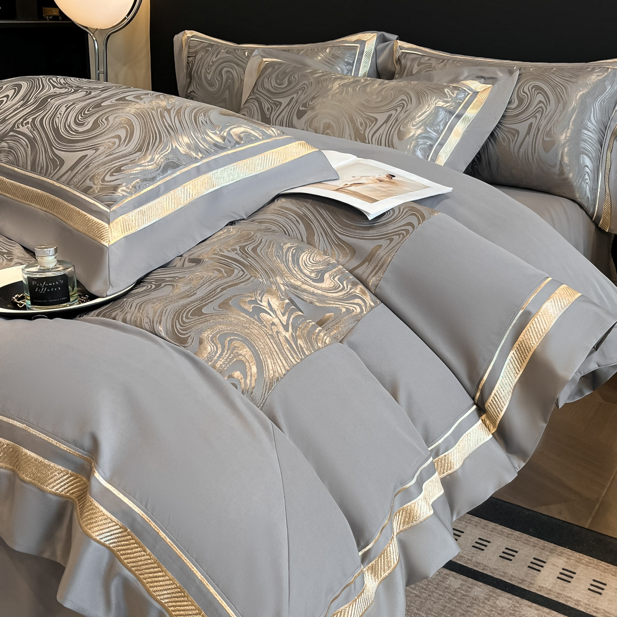 91家纺网 家纺一手货源 找家纺 博纳家纺 2026新款高端色织提花拼角绣花宽边亲肤棉四件套海韵系列 海韵-绅士灰