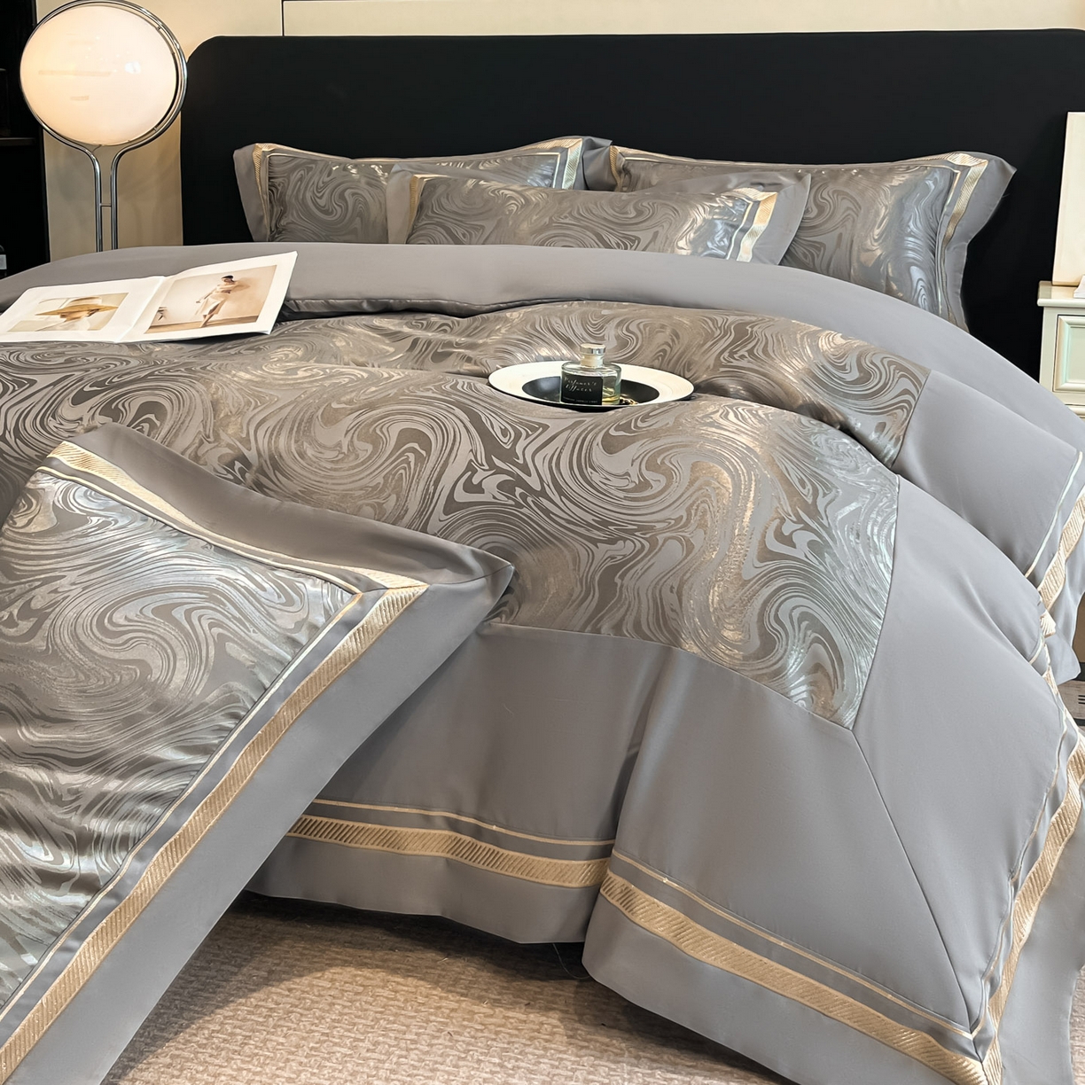 91家纺网 家纺一手货源 找家纺 博纳家纺 2026新款高端色织提花拼角绣花宽边亲肤棉四件套海韵系列 海韵-绅士灰