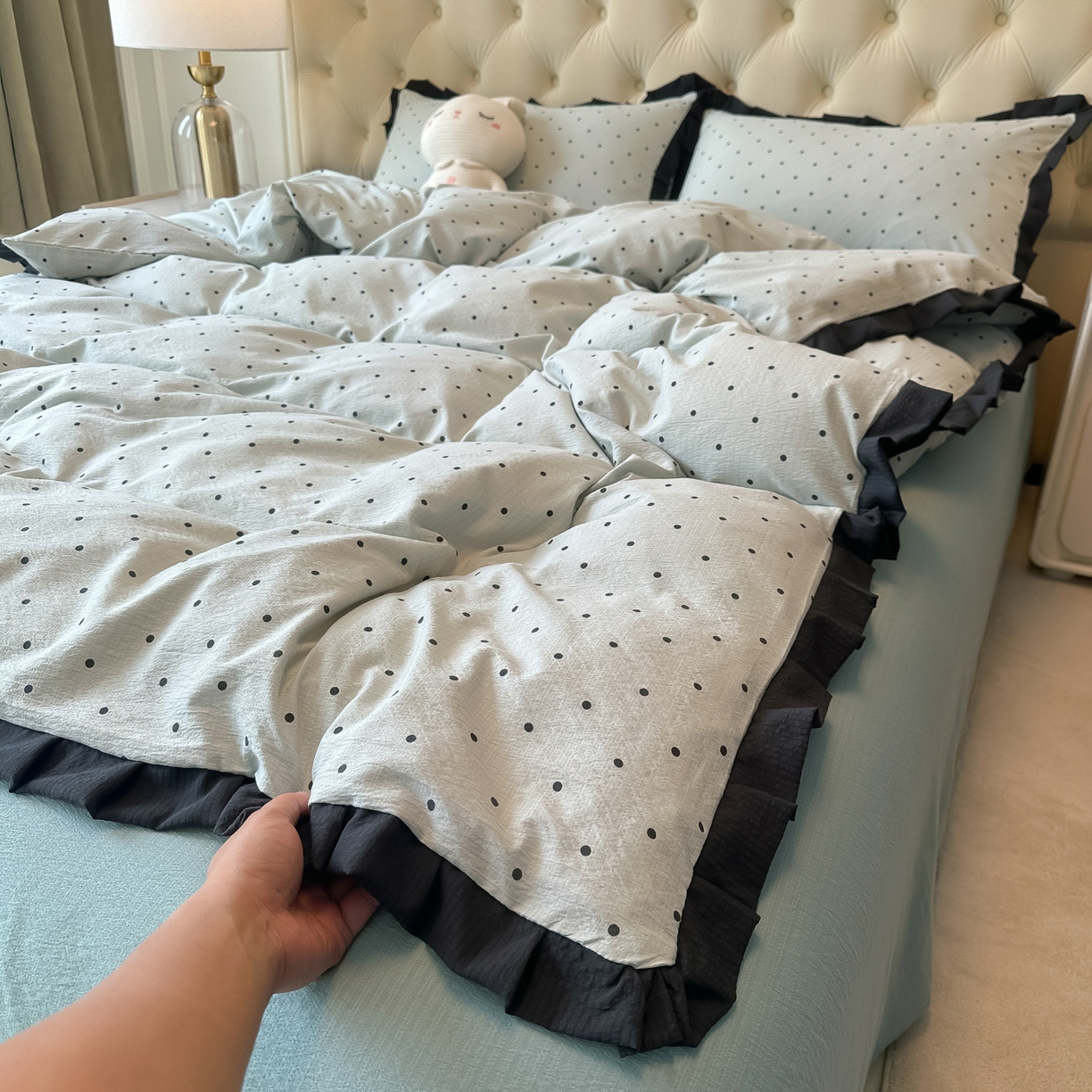 91家纺网 家纺一手货源 找家纺 韩巢家纺 2026新款黑色花边款四件套 蓝灰波点【黑皱皱花边款】