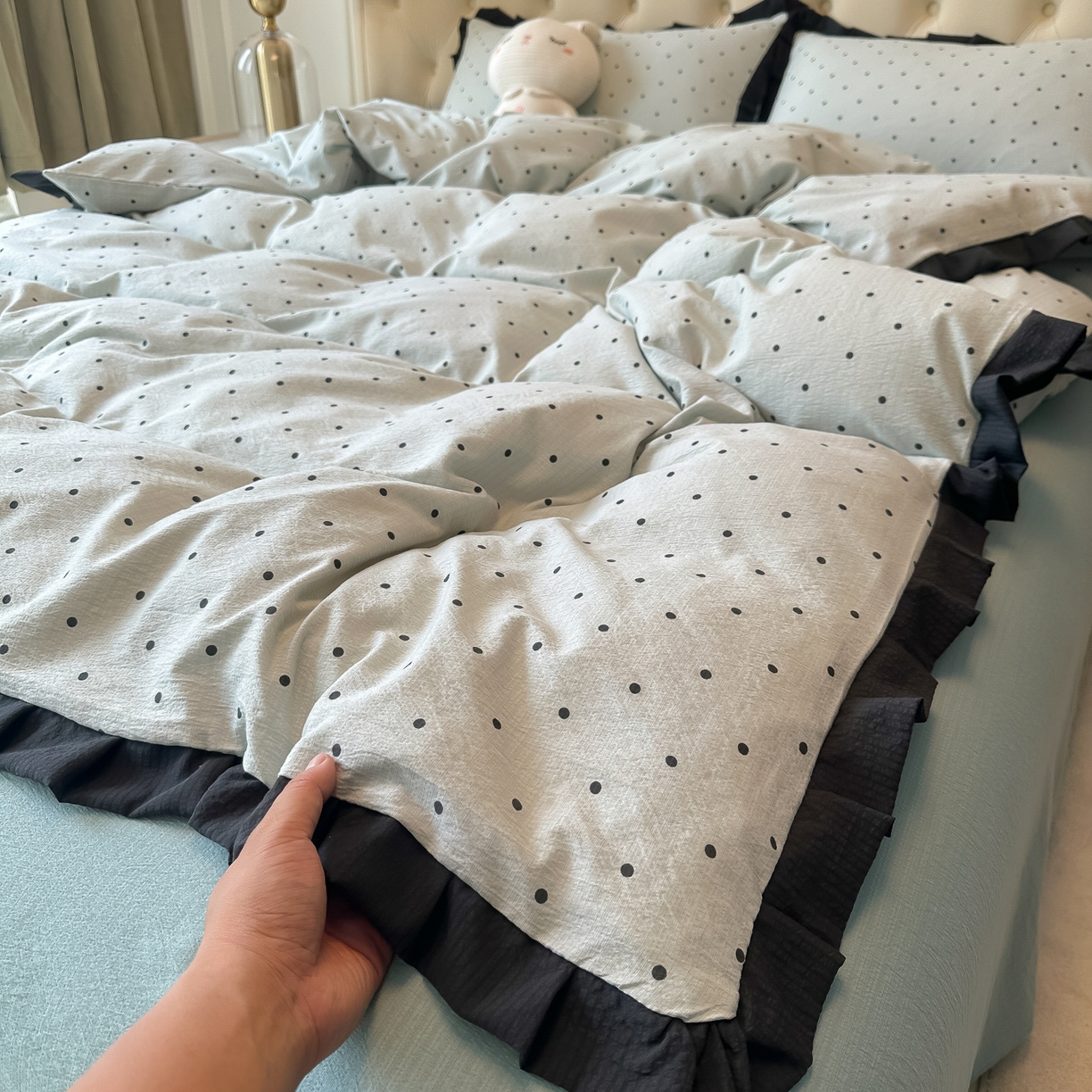 91家纺网 家纺一手货源 找家纺 韩巢家纺 2026新款黑色花边款四件套 蓝灰波点【黑皱皱花边款】