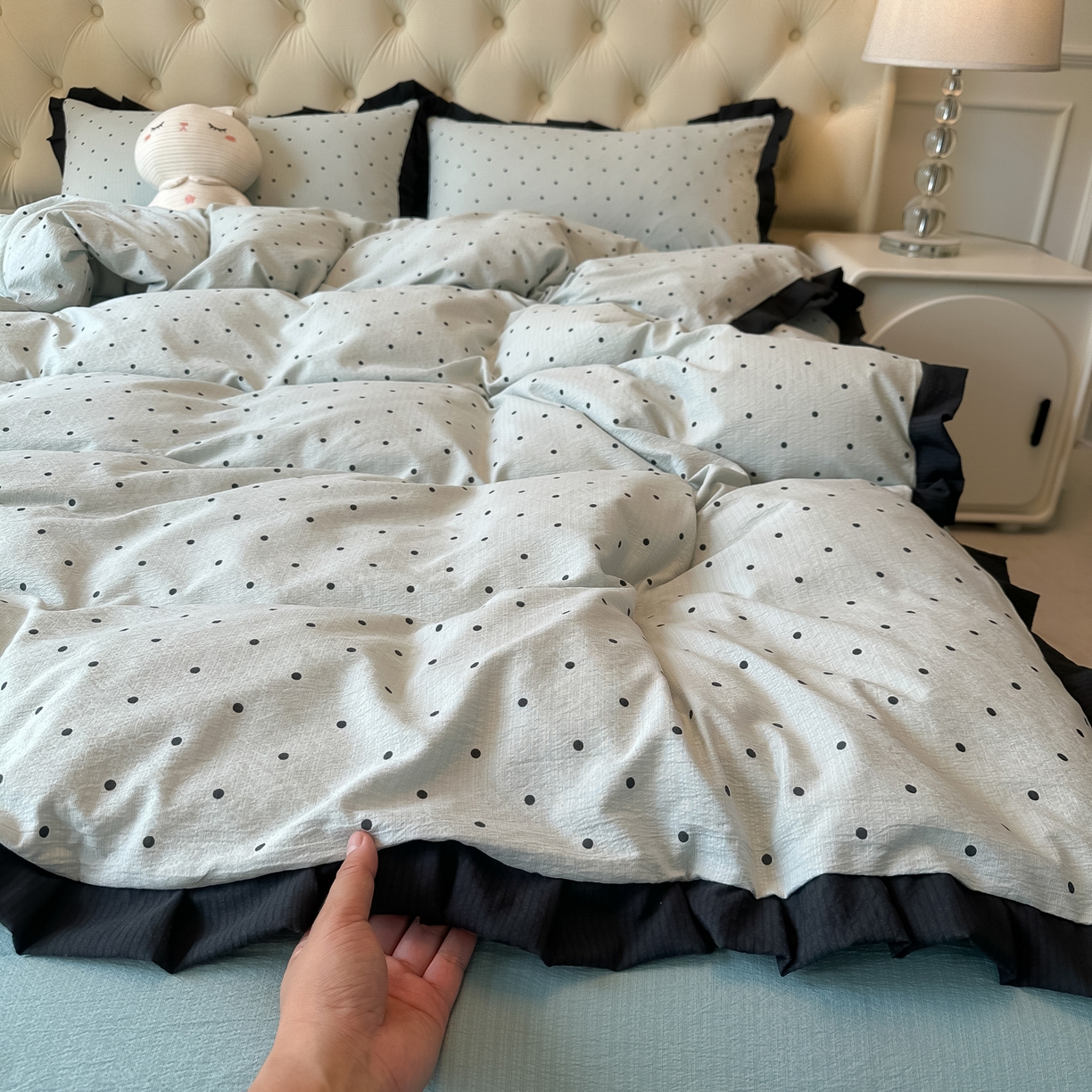 91家纺网 家纺一手货源 找家纺 韩巢家纺 2026新款黑色花边款四件套 蓝灰波点【黑皱皱花边款】