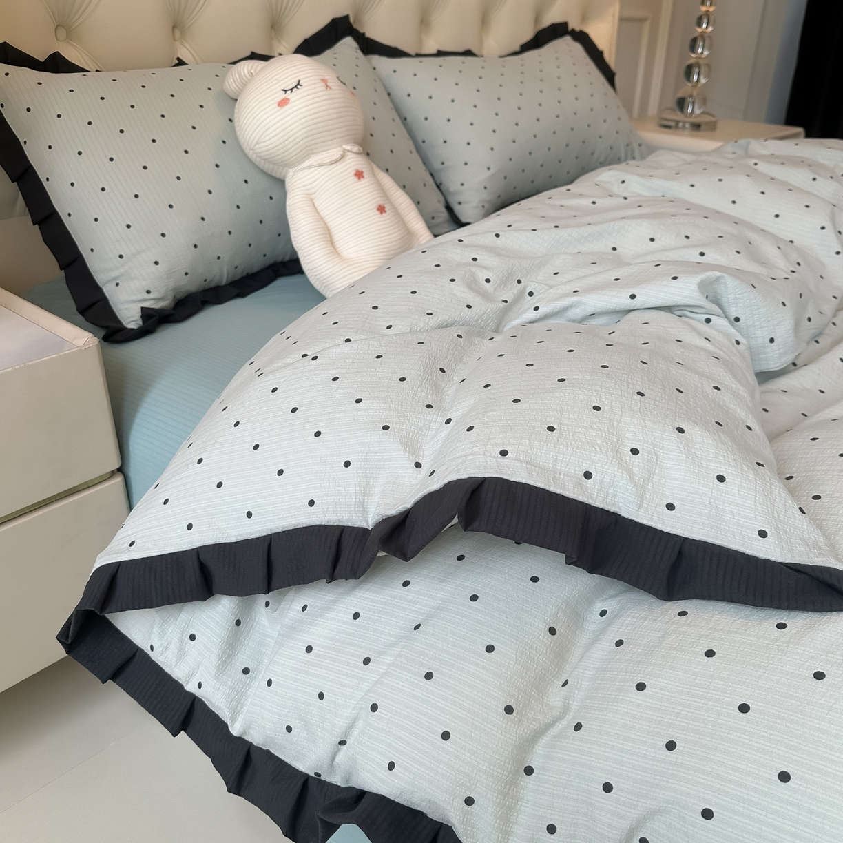 91家纺网 家纺一手货源 找家纺 韩巢家纺 2026新款黑色花边款四件套 蓝灰波点【黑皱皱花边款】
