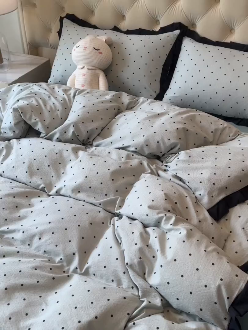 91家纺网 家纺一手货源 找家纺 韩巢家纺 2026新款黑色花边款四件套 蓝灰波点【黑皱皱花边款】