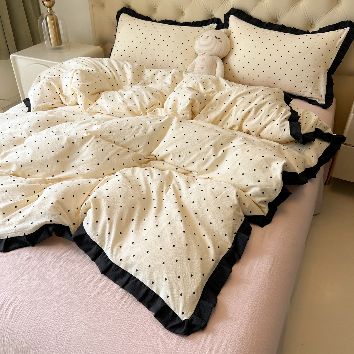 韩巢家纺 2026新款黑色花边款四件套 米黄波点【黑皱皱花边款】