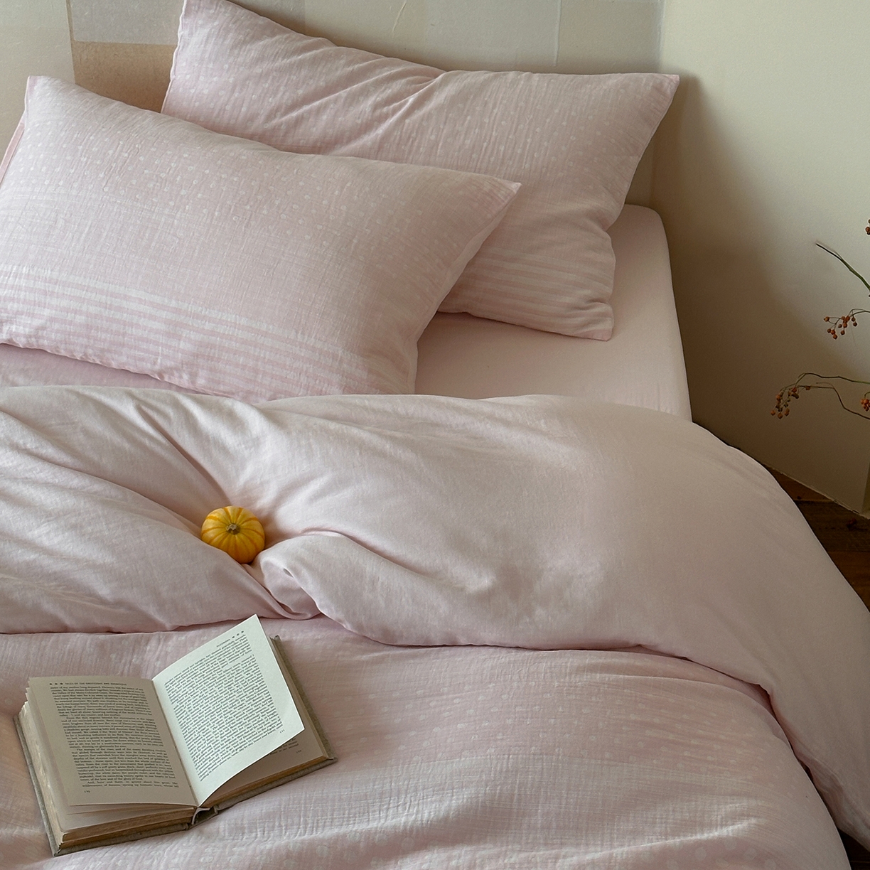 91家纺网 家纺一手货源 找家纺 云上 2026春季新款双层纱色织大提花四件套-日耳曼系列 日耳曼-粉