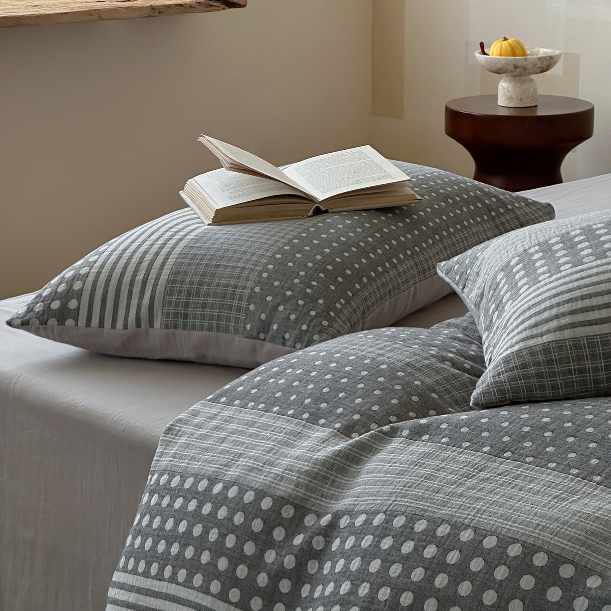 91家纺网 家纺一手货源 找家纺 云上 2026春季新款双层纱色织大提花四件套-日耳曼系列 日耳曼-灰