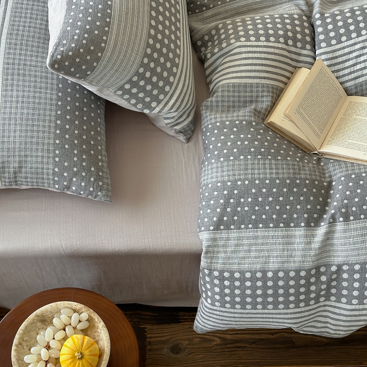 91家纺网 家纺一手货源 找家纺 云上 2026春季新款双层纱色织大提花四件套-日耳曼系列 日耳曼-灰