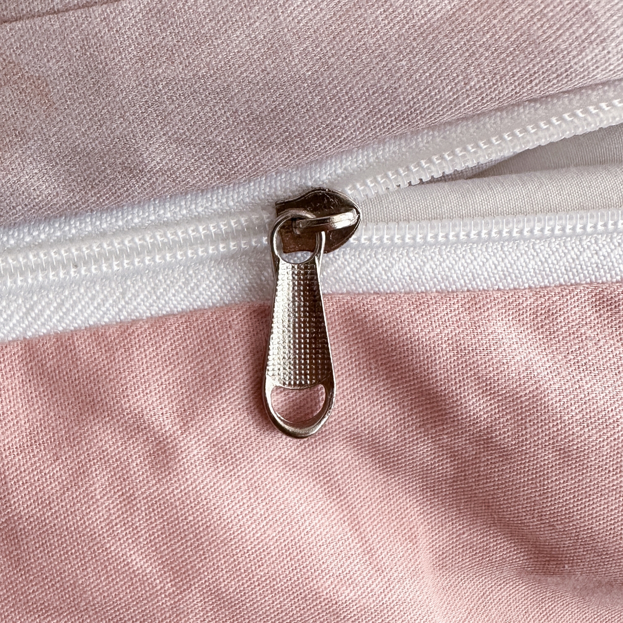 91家纺网 家纺一手货源 找家纺 金鑫汇家纺 2026新款全棉高端数码印花四件套 轻梦花海-粉