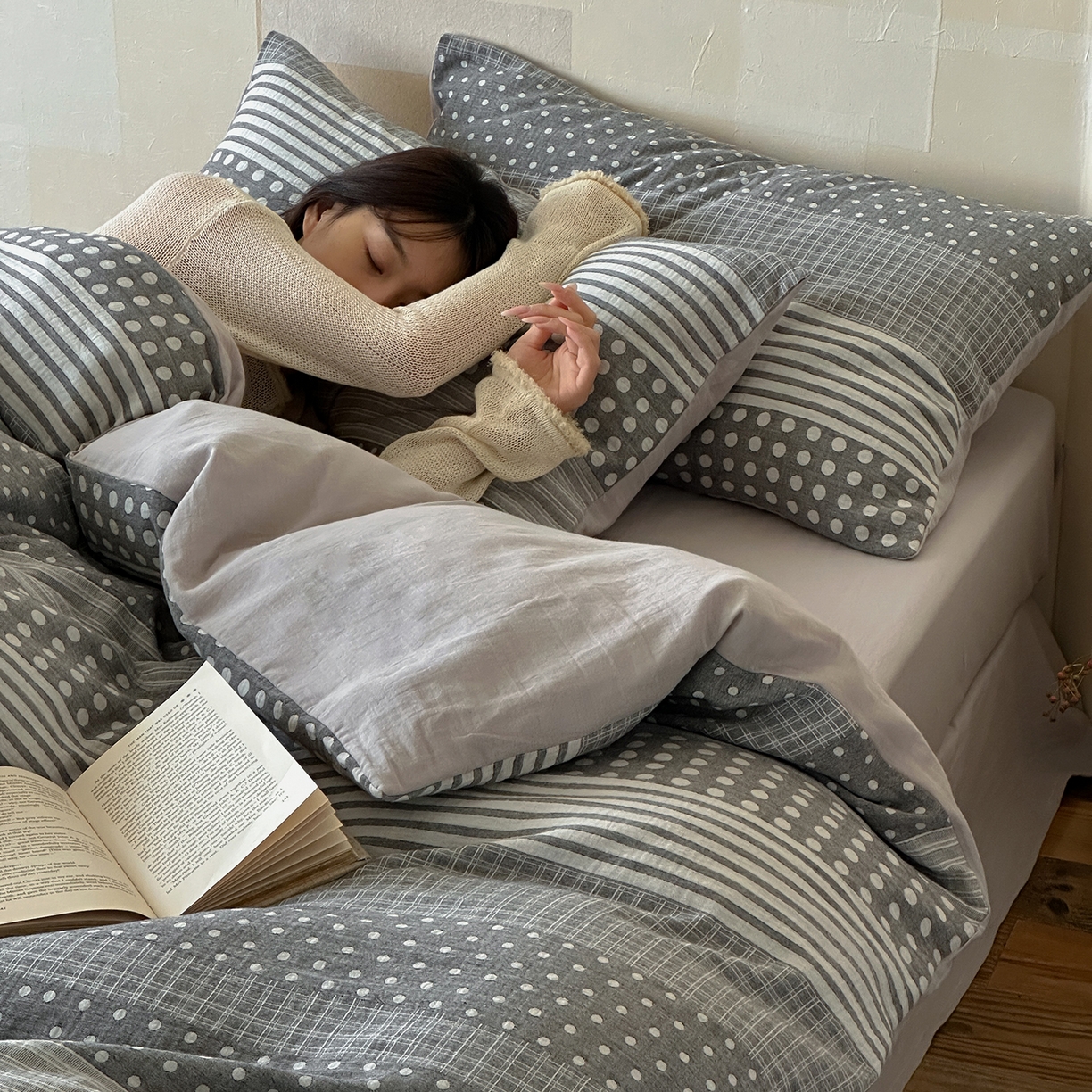 91家纺网 家纺一手货源 找家纺 云上 2026春季新款双层纱色织大提花四件套-日耳曼系列 日耳曼-灰