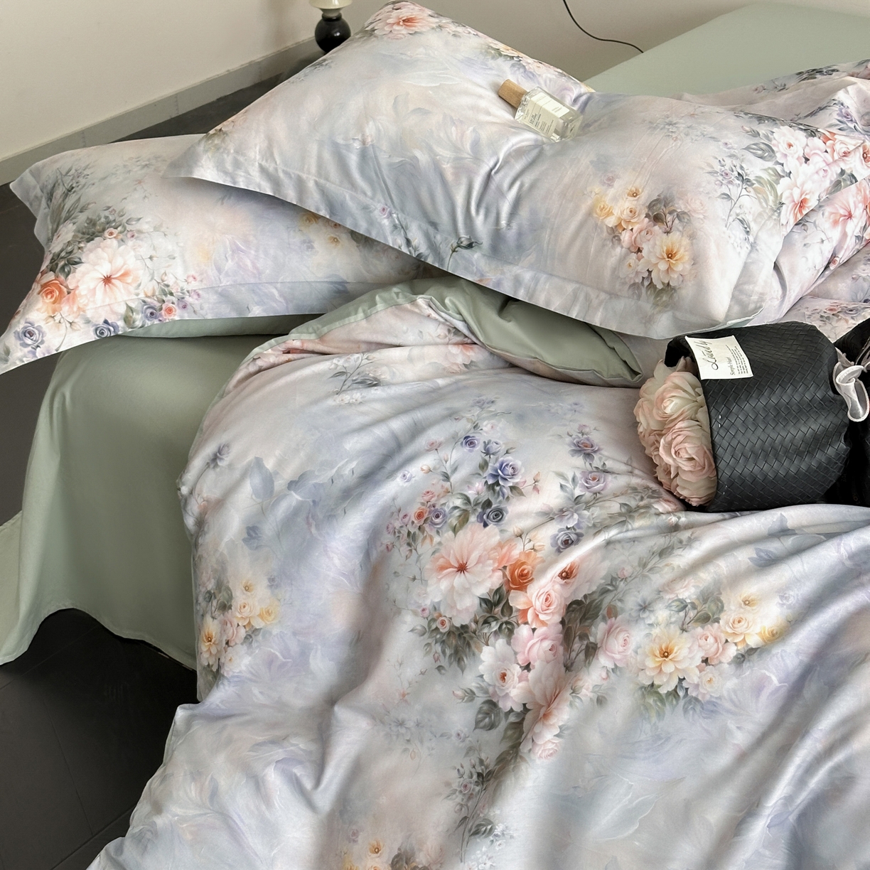 91家纺网 家纺一手货源 找家纺 金鑫汇家纺 2026新款全棉高端数码印花四件套 轻梦花海-蓝