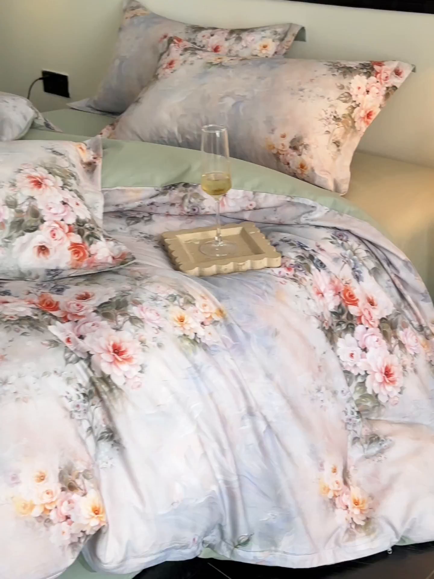 91家纺网 家纺一手货源 找家纺 金鑫汇家纺 2026新款全棉高端数码印花四件套 轻梦花海-蓝