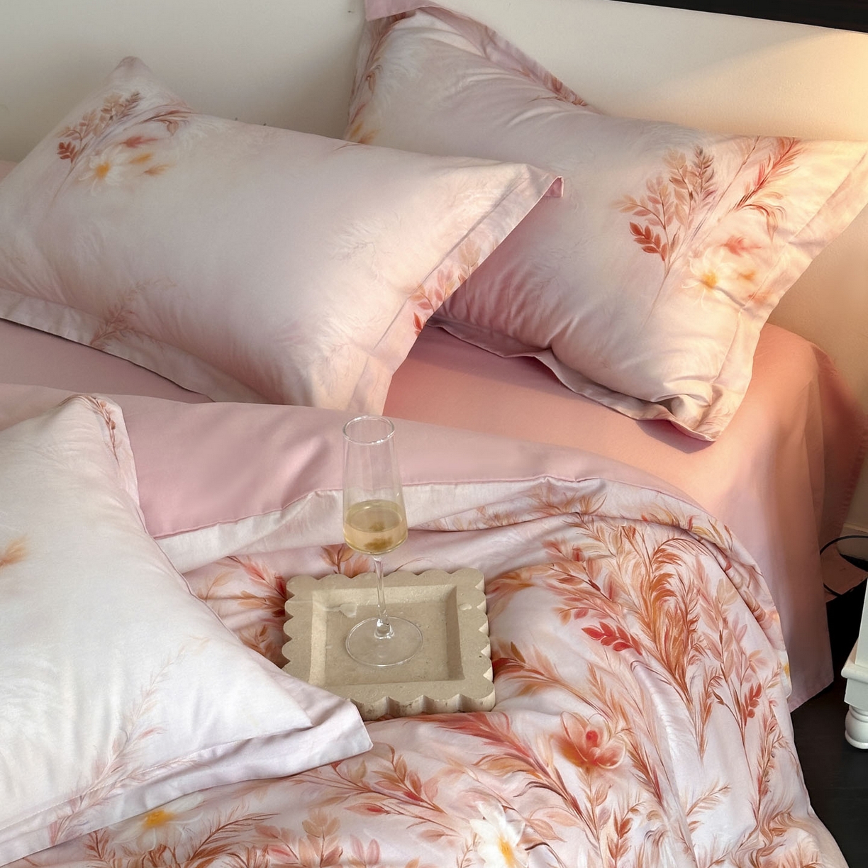 91家纺网 家纺一手货源 找家纺 金鑫汇家纺 2026新款全棉高端数码印花四件套 幽兰生香-粉