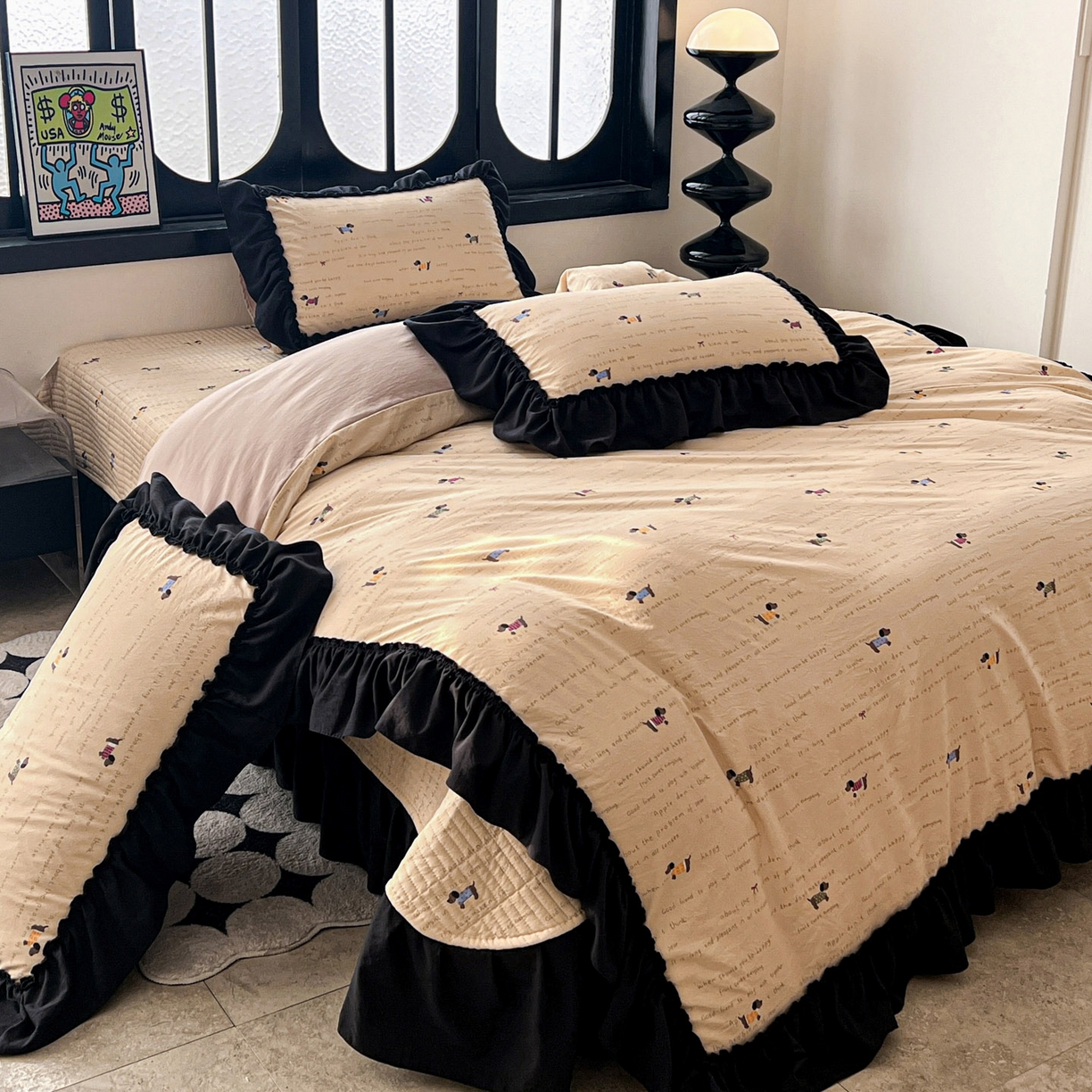 91家纺网 家纺一手货源 找家纺 富米莱单品馆 2026新款法式赫本风大花边A类古法仿棉云感纱单品床盖 狗狗家族