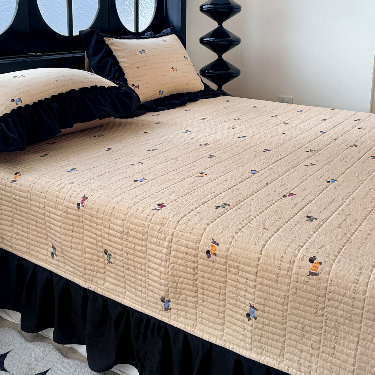 91家纺网 家纺一手货源 找家纺 富米莱单品馆 2026新款法式赫本风大花边A类古法仿棉云感纱单品床盖 狗狗家族