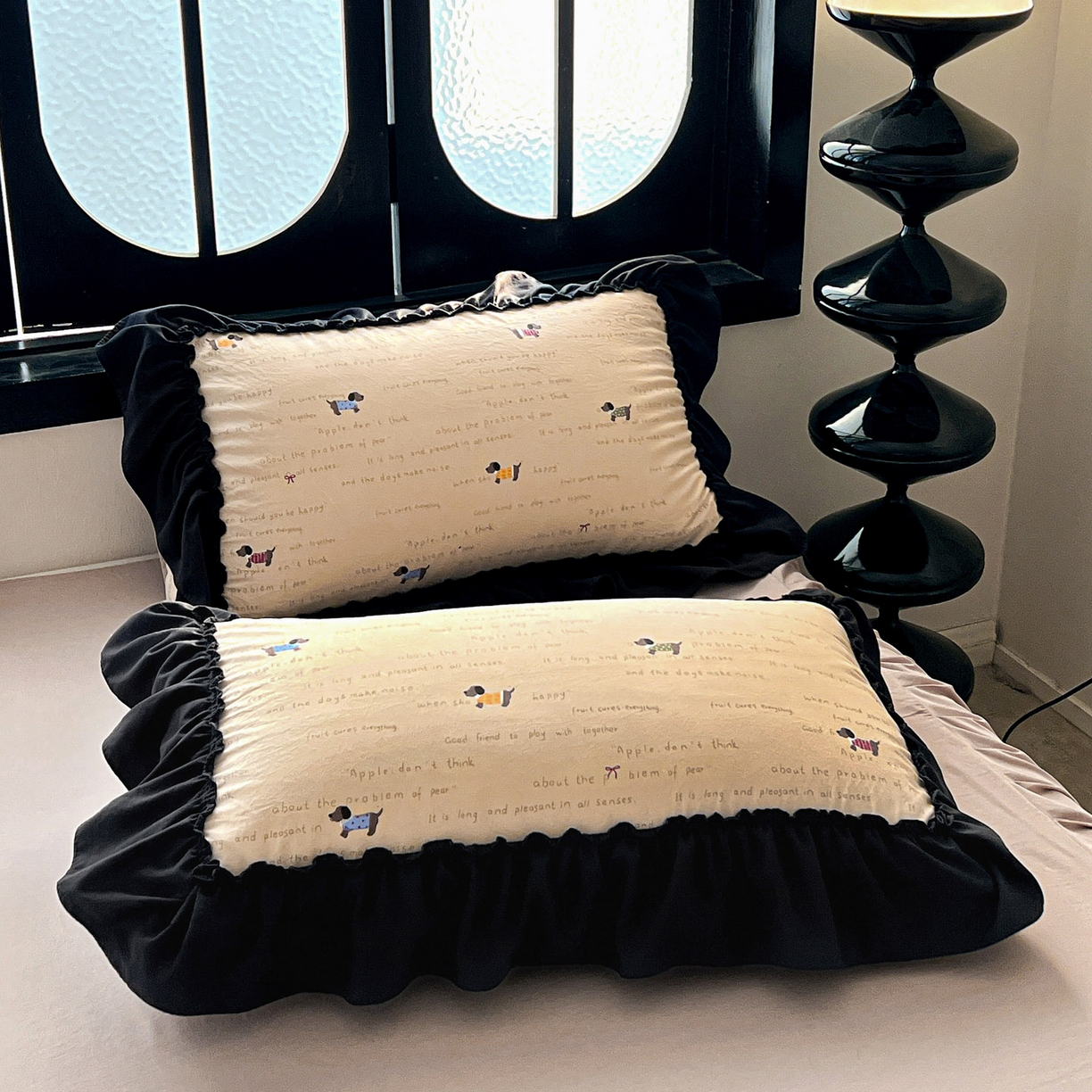 91家纺网 家纺一手货源 找家纺 富米莱单品馆 2026新款法式赫本风大花边A类古法仿棉云感纱单品床盖 狗狗家族