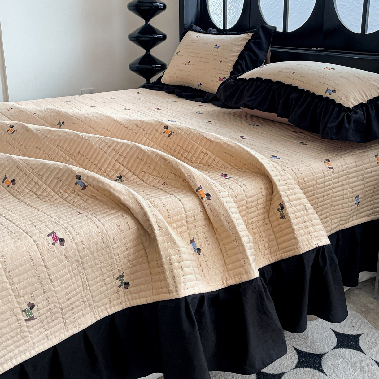 91家纺网 家纺一手货源 找家纺 富米莱单品馆 2026新款法式赫本风大花边A类古法仿棉云感纱单品床盖 狗狗家族