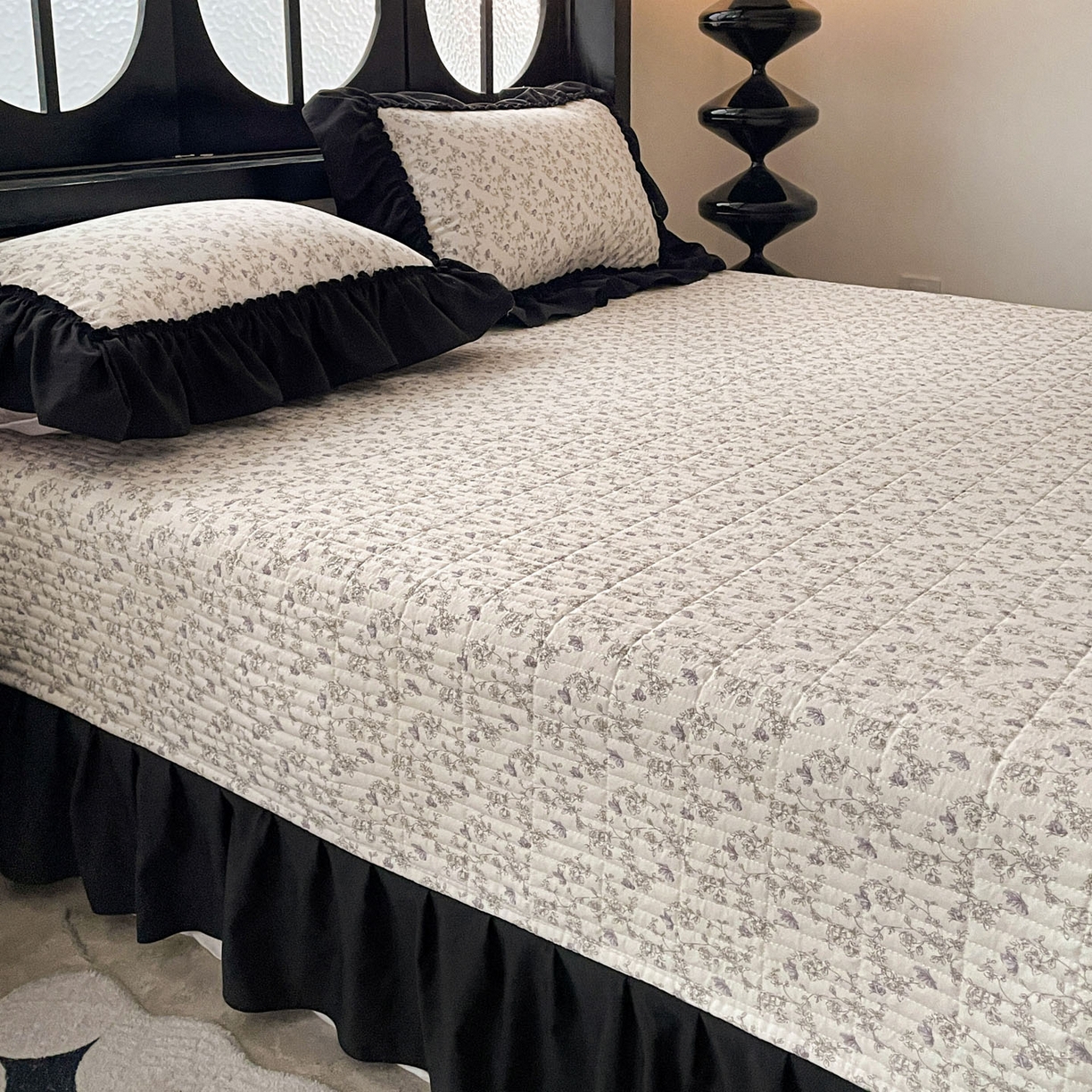 91家纺网 家纺一手货源 找家纺 富米莱单品馆 2026新款法式赫本风大花边A类古法仿棉云感纱单品床盖 花间谣