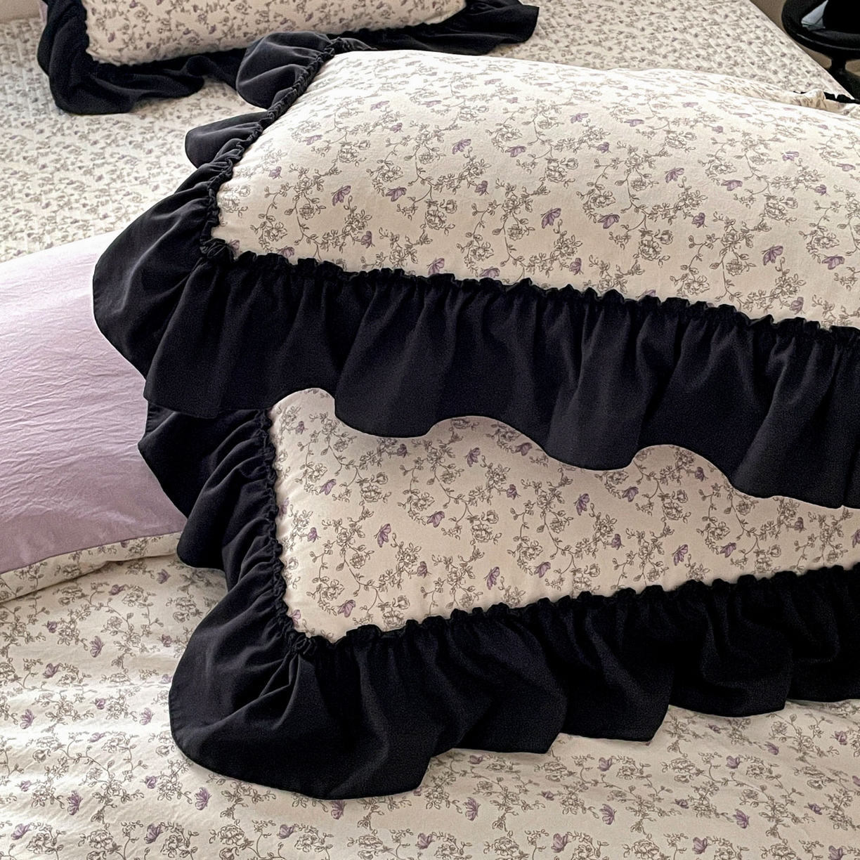 91家纺网 家纺一手货源 找家纺 富米莱单品馆 2026新款法式赫本风大花边A类古法仿棉云感纱单品床盖 花间谣