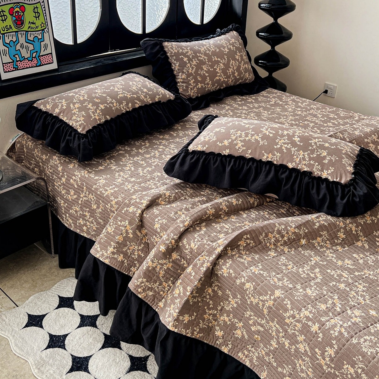 91家纺网 家纺一手货源 找家纺 富米莱单品馆 2026新款法式赫本风大花边A类古法仿棉云感纱单品床盖 花影浅吟