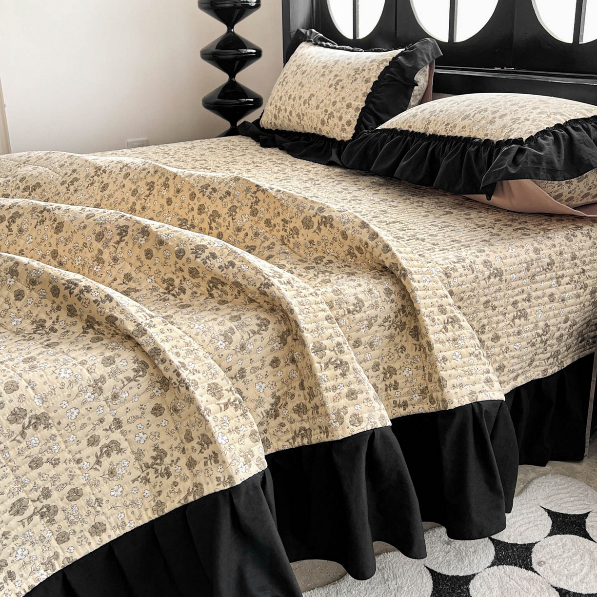 91家纺网 家纺一手货源 找家纺 富米莱单品馆 2026新款法式赫本风大花边A类古法仿棉云感纱单品床盖 卡布奇诺