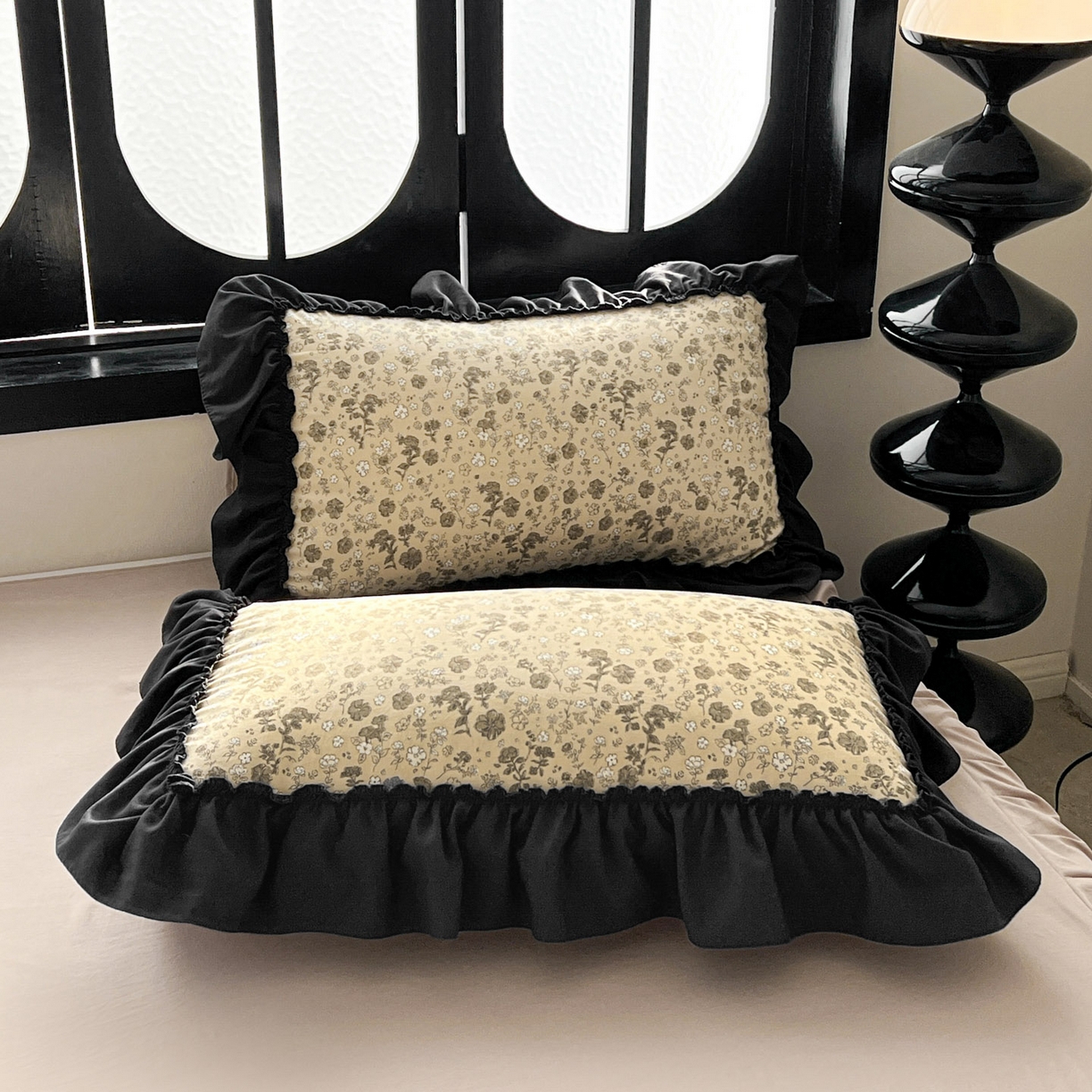 91家纺网 家纺一手货源 找家纺 富米莱单品馆 2026新款法式赫本风大花边A类古法仿棉云感纱单品床盖 卡布奇诺