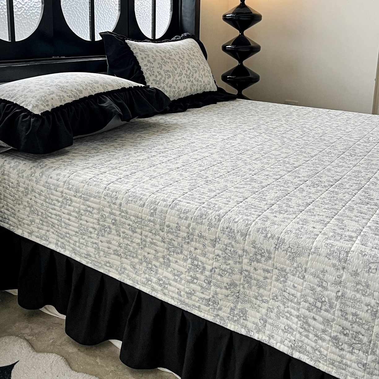 91家纺网 家纺一手货源 找家纺 富米莱单品馆 2026新款法式赫本风大花边A类古法仿棉云感纱单品床盖 兰絮语