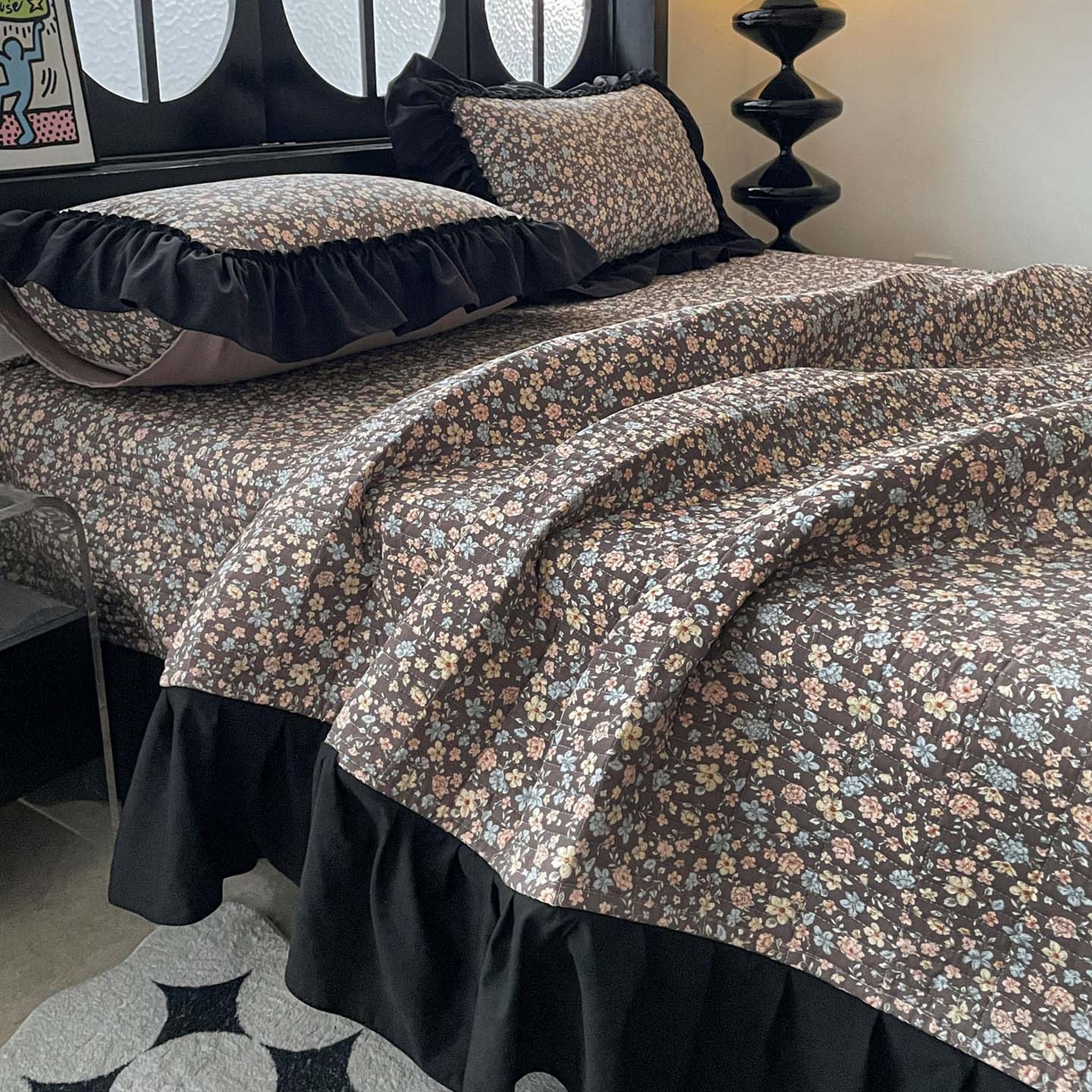 91家纺网 家纺一手货源 找家纺 富米莱单品馆 2026新款法式赫本风大花边A类古法仿棉云感纱单品床盖 漫野