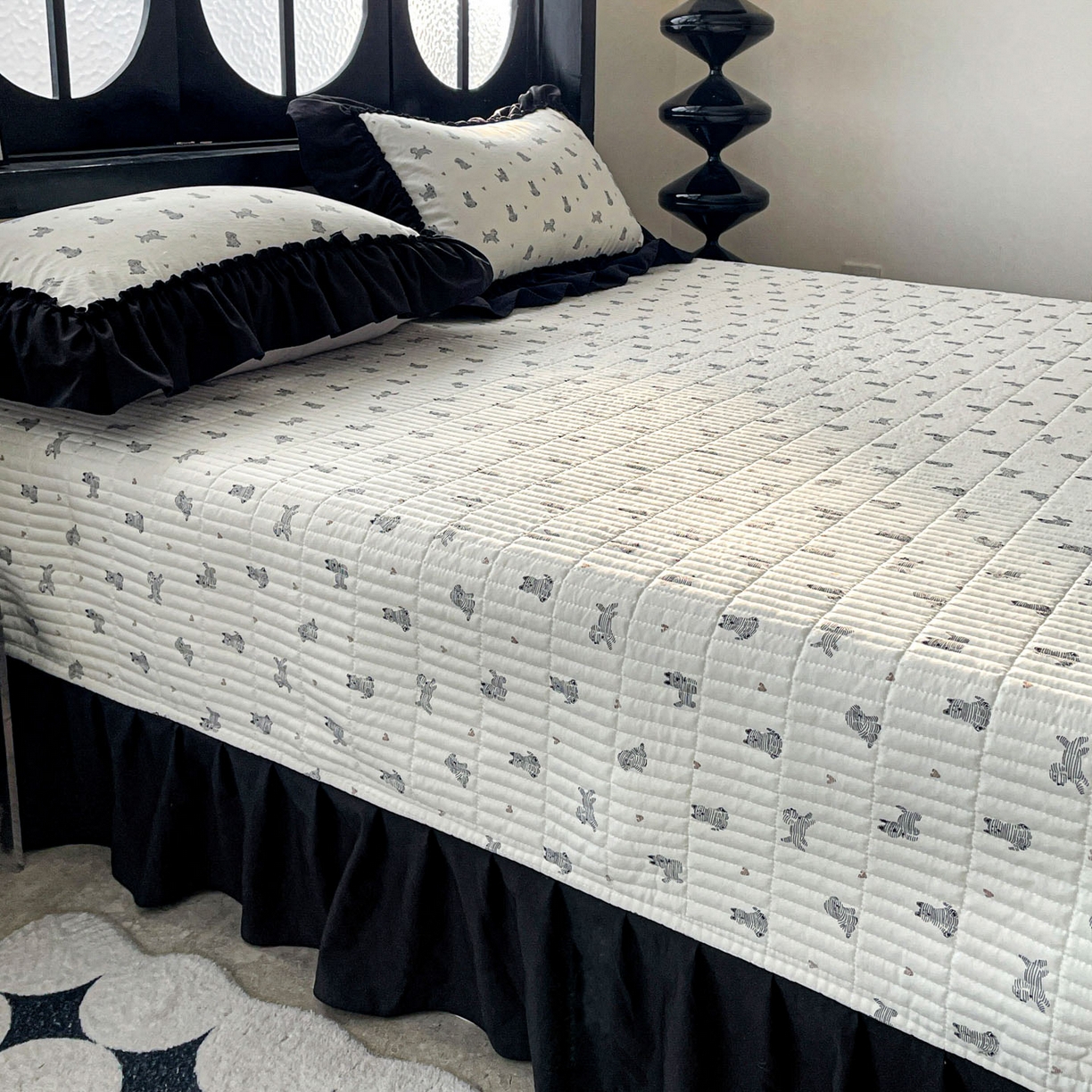 91家纺网 家纺一手货源 找家纺 富米莱单品馆 2026新款法式赫本风大花边A类古法仿棉云感纱单品床盖 恰恰狗