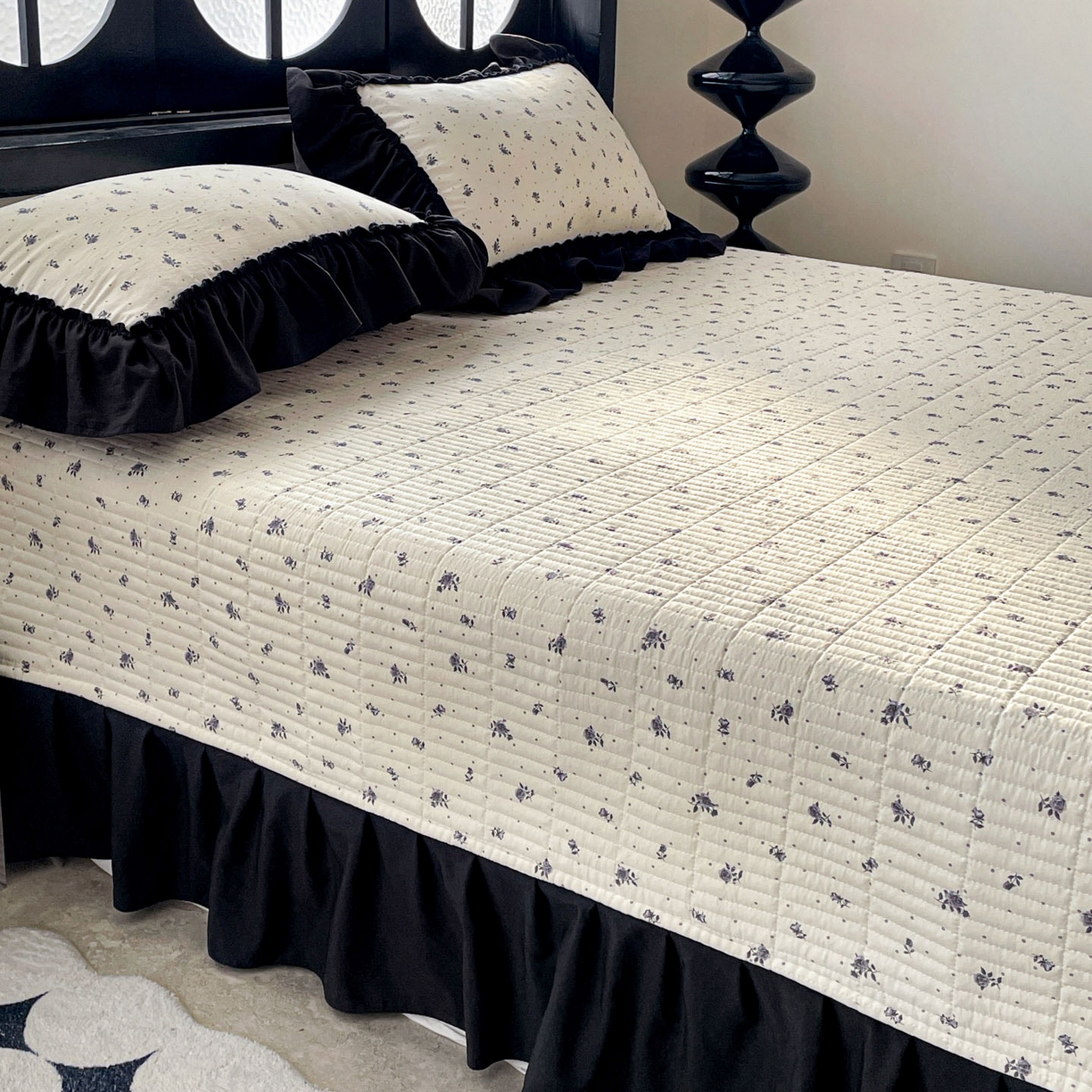 91家纺网 家纺一手货源 找家纺 富米莱单品馆 2026新款法式赫本风大花边A类古法仿棉云感纱单品床盖 小玫瑰