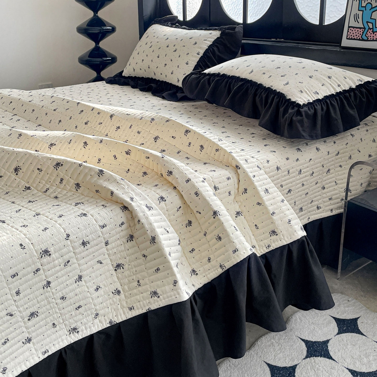 91家纺网 家纺一手货源 找家纺 富米莱单品馆 2026新款法式赫本风大花边A类古法仿棉云感纱单品床盖 小玫瑰