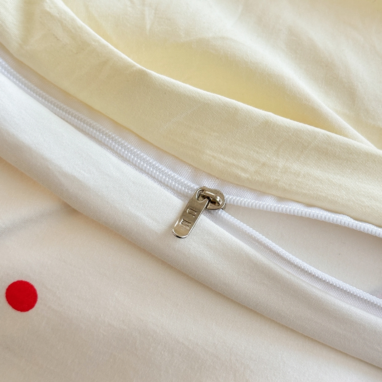 91家纺网 家纺一手货源 找家纺 奈颜 2026新款超柔水洗皱皱棉毛巾绣四件套 芝士KT