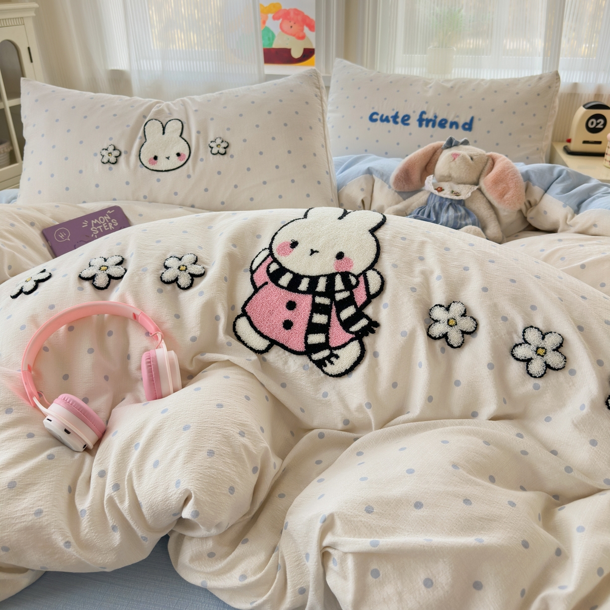 91家纺网 家纺一手货源 找家纺 奈颜 2026新款超柔水洗皱皱棉毛巾绣四件套 菲菲兔