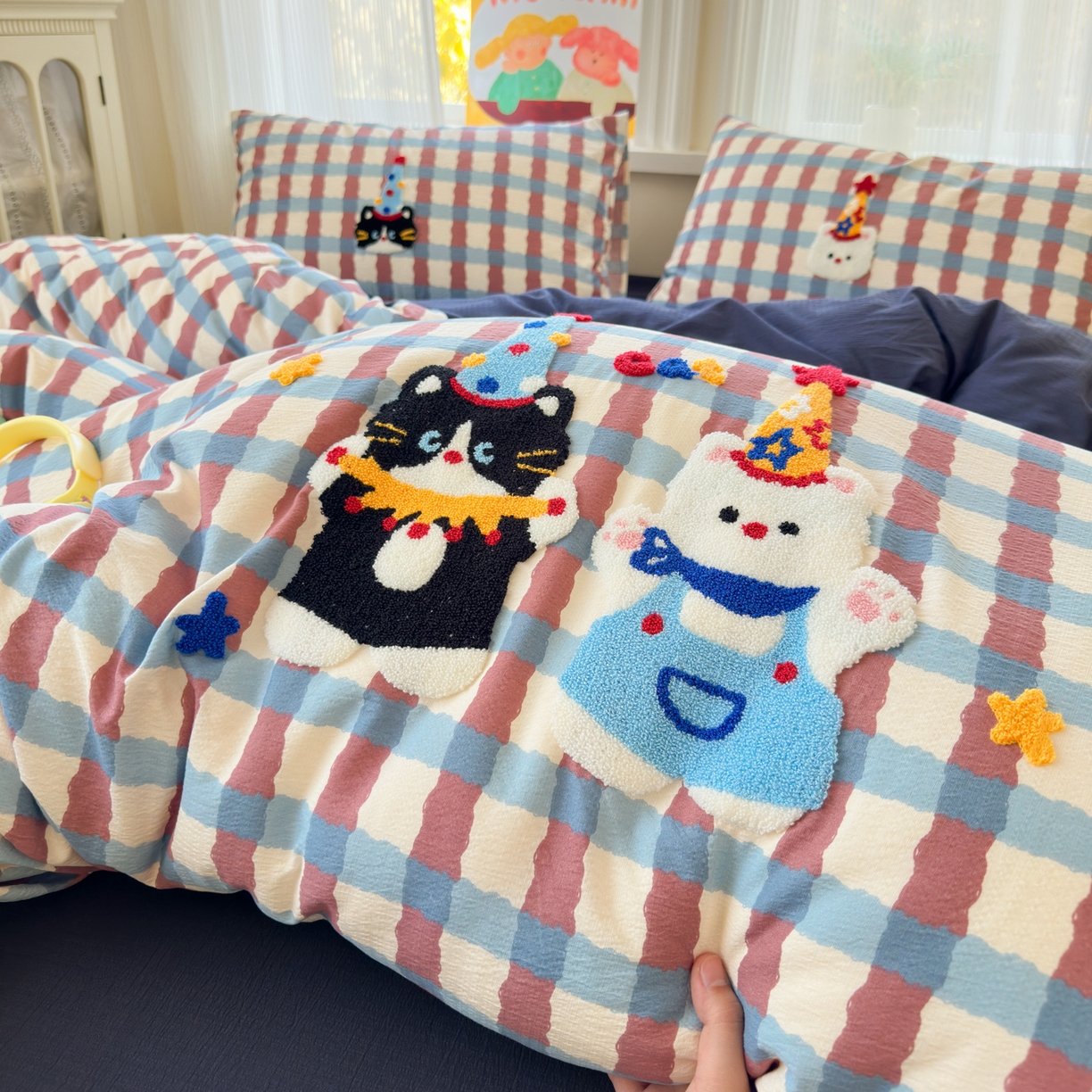 91家纺网 家纺一手货源 找家纺 奈颜 2026新款超柔水洗皱皱棉毛巾绣四件套 萌宠派对